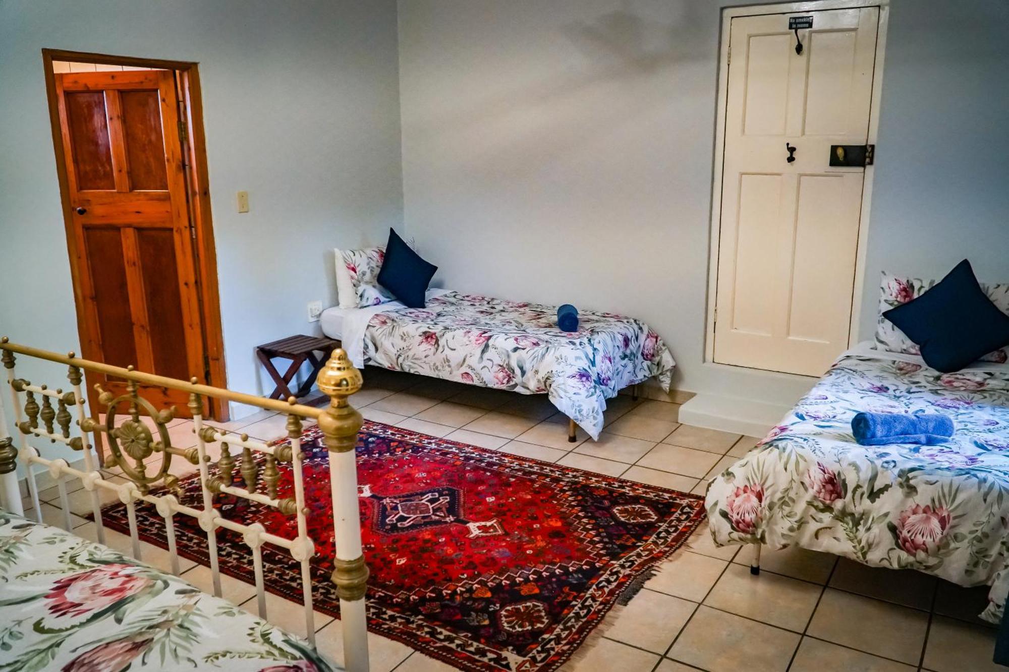 Outentique Accommodation Oudtshoorn Quarto foto
